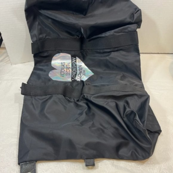 Victoria’s Secret Fashion Show London 2014 Lg Duffel bag W/Pouch  21x6x14.5" - Picture 5 of 10